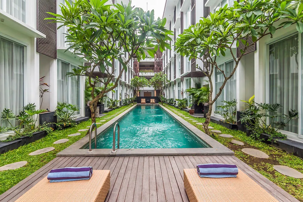 Zenrooms Seminyak Cendrawasih מלון